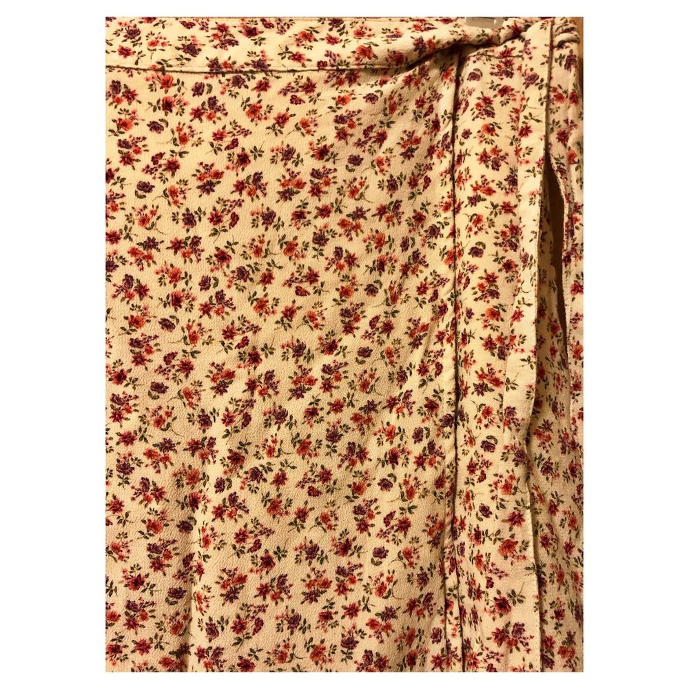 American Eagle Outfitters Floral Wrap Mini - Picture 2 of 5